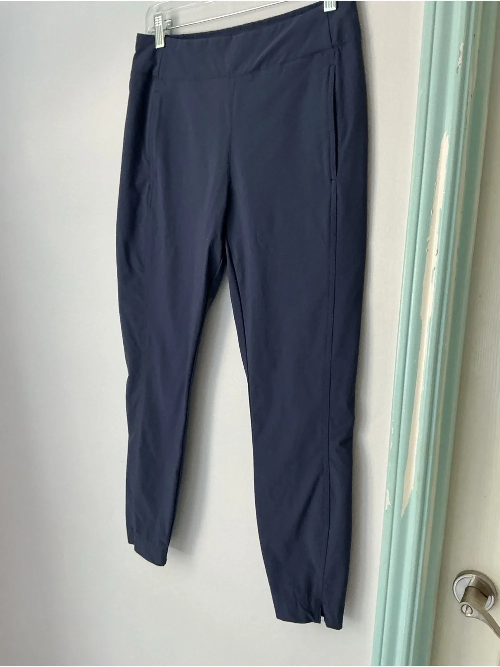 Columbia Women’s Navy Tapered Pants / Hiking / Travel Pants